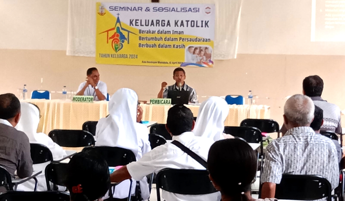 Seminar dan Sosialisasi Dekenat Weetabula di Aula Keuskupan Weetebula (TIM/Komsos Keuskupan Weetabula)